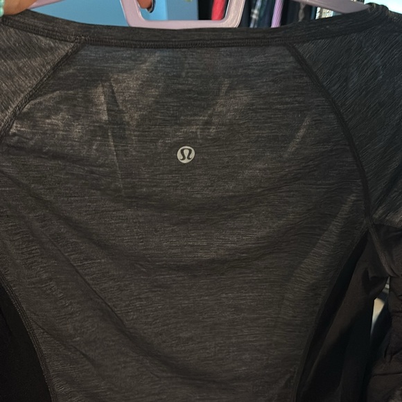 Gray and Black Long Sleeve Top - Picture 2 of 4